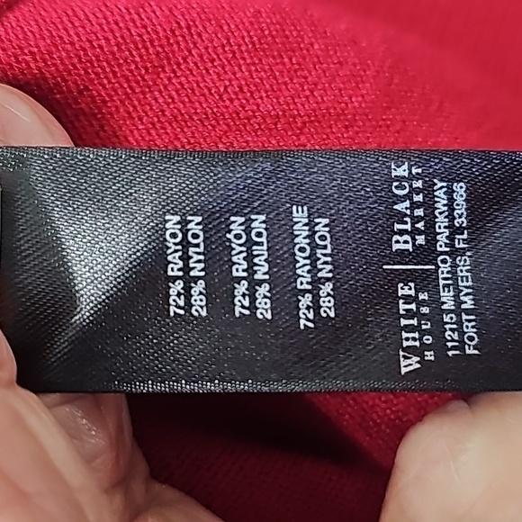 White house black market red pull over sweater. 3/4 sleeves. Size small Key hole - Picture 9 of 10